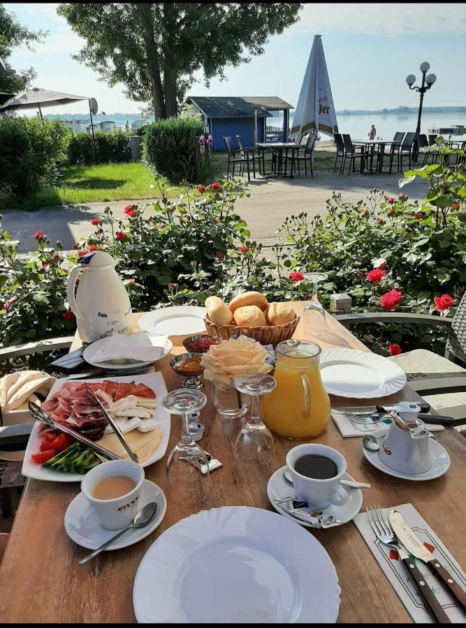 Comtesse-Camping Plauer See Brandenburg  Bagian luar foto